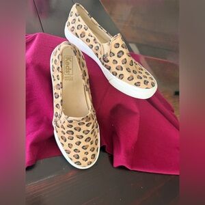 Keds EUC Leopard Print Slip-On double
Decker animal print size 8.5